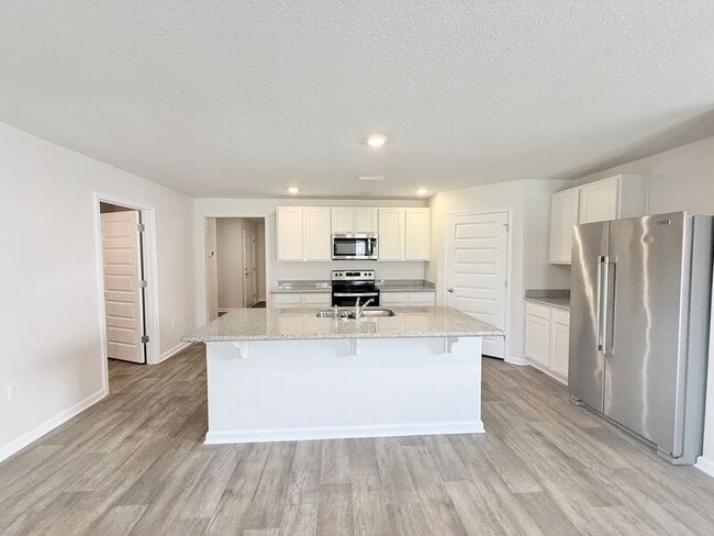 Building Photo - 5719 Guinevere Ln