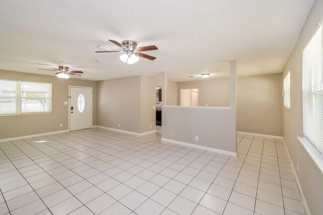 Foto del edificio - 4307 Lane Ave S