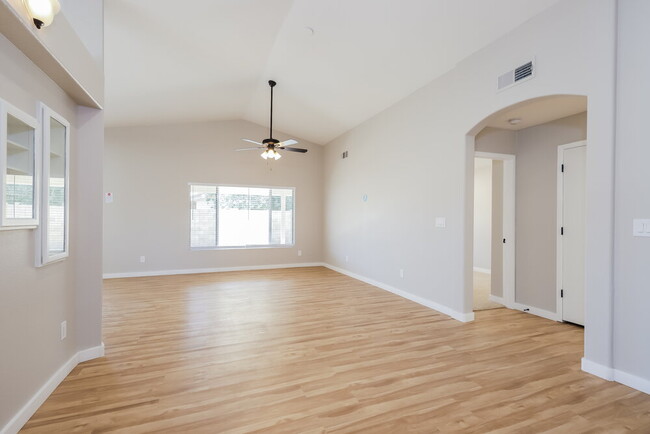 Building Photo - 7055 W Sanna St