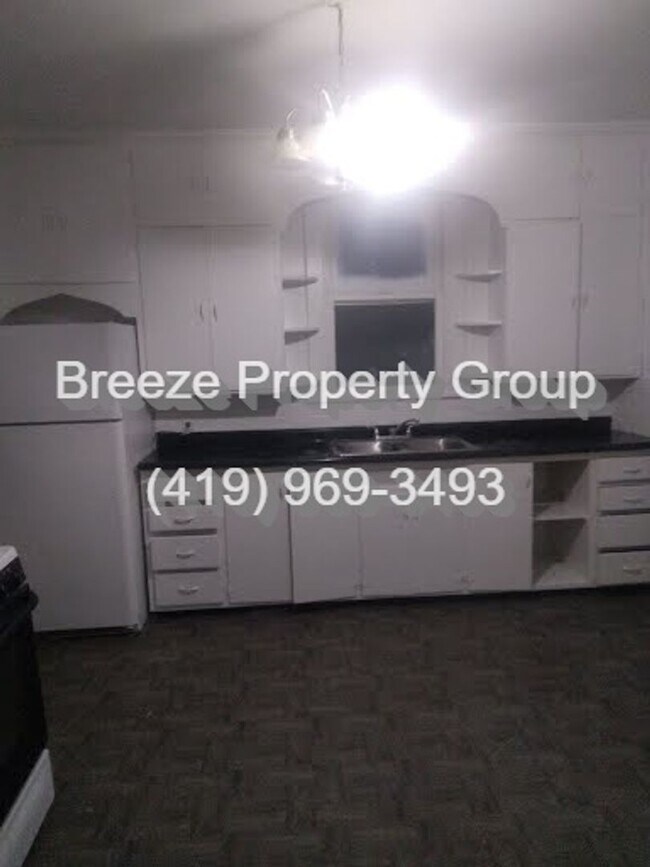 Building Photo - 1441 Prouty Ave