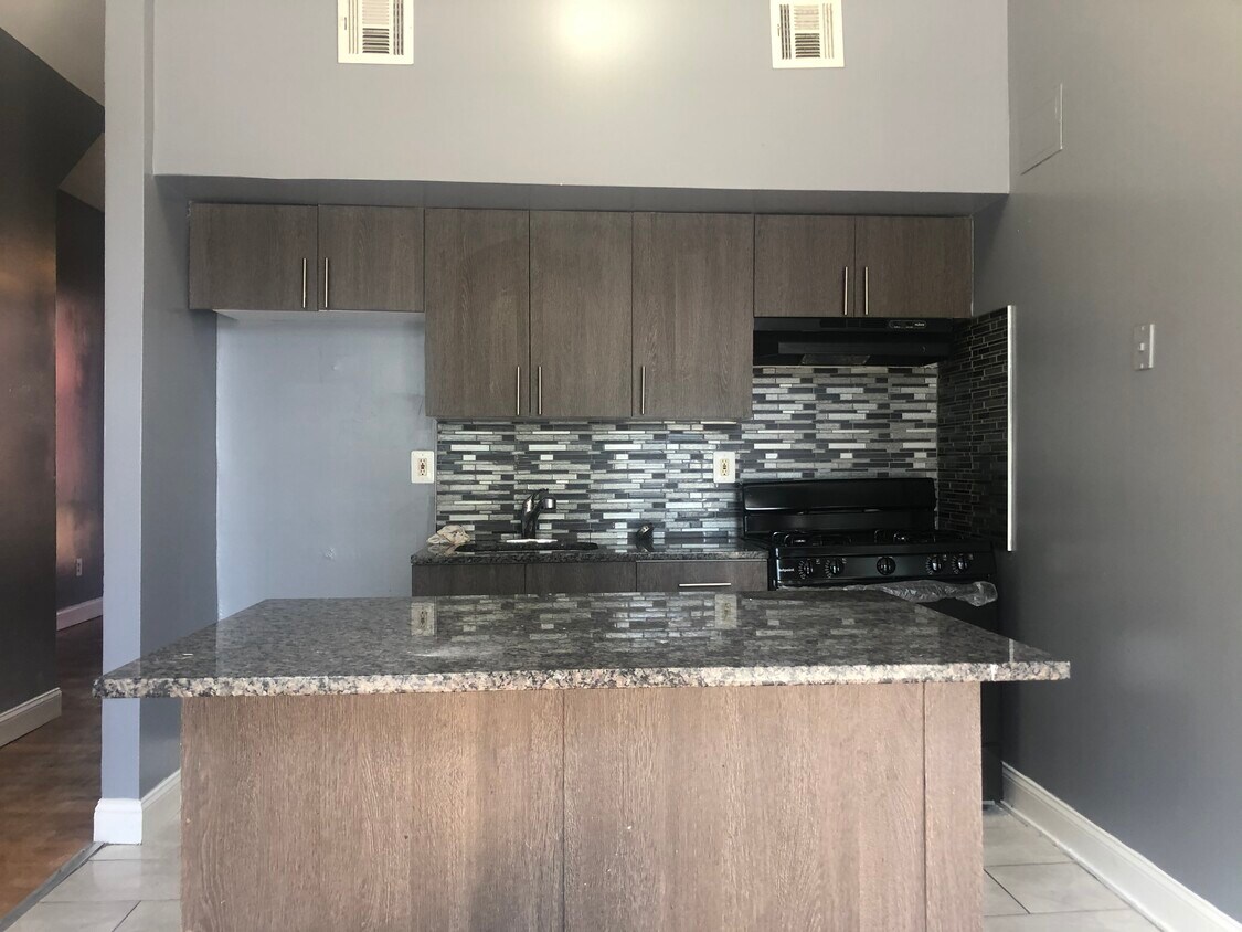 Foto principal - 560 Bramhall Ave