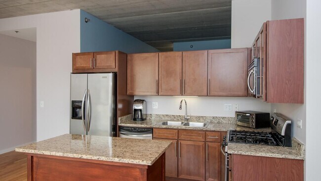 Foto del edificio - 630 N Franklin St