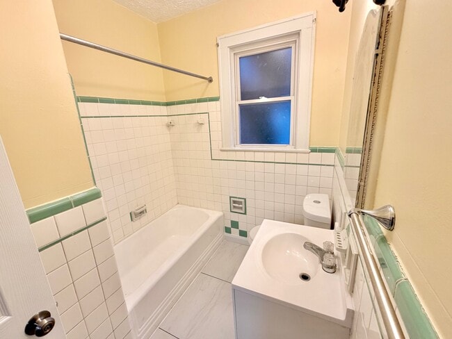 Photo - 221 N Miami Ave (Cleves, OH) Apartment