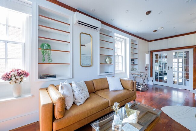 Foto del edificio - 1038 29th St NW