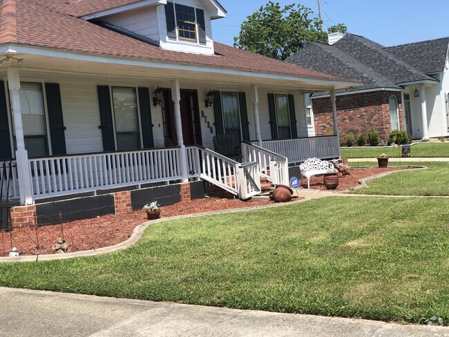 Building Photo - 9736 Kinglet Dr