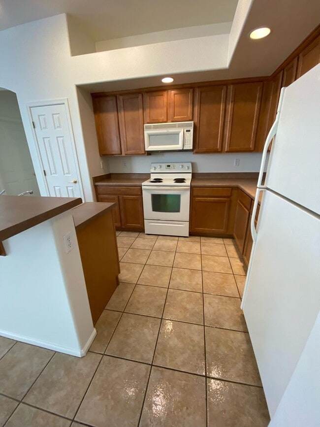 Foto del edificio - BRAND NEW CARPET AND PAINT, COMMUNITY POOL RANCHO EL DORADO