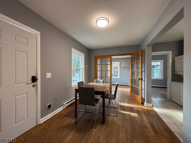 Building Photo - 247 Claremont Ave