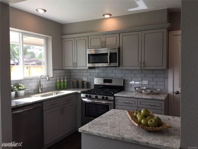 Building Photo - 2 br, 1 bath Townhome - 1302 Winona Ct