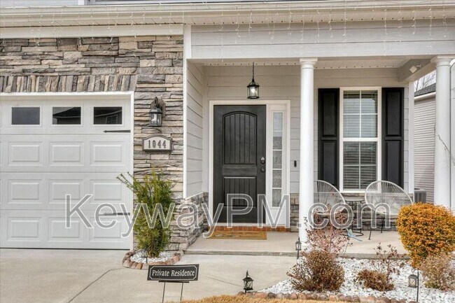 Building Photo - 1044 Mulford Lp