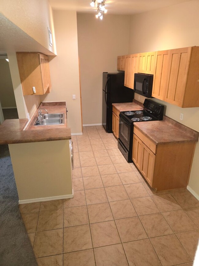 Foto del edificio - Westside Arbors Condo 2bd, 2ba - Students ...