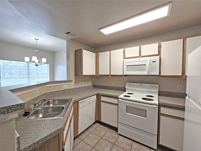 Foto del edificio - 2320 Gracy Farms Ln