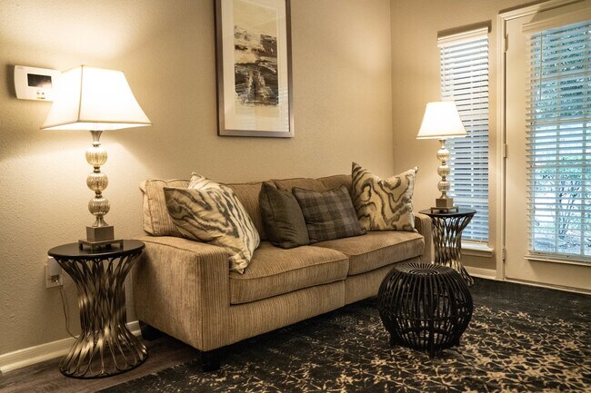Foto del edificio - Pet-Friendly Comfort with Luxury Perks!