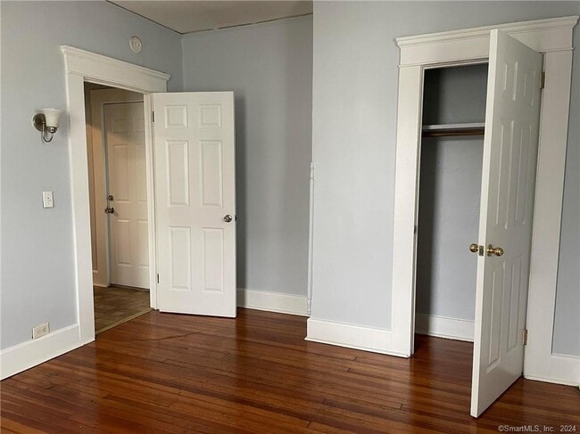 Building Photo - 34 Greenwood Hill St