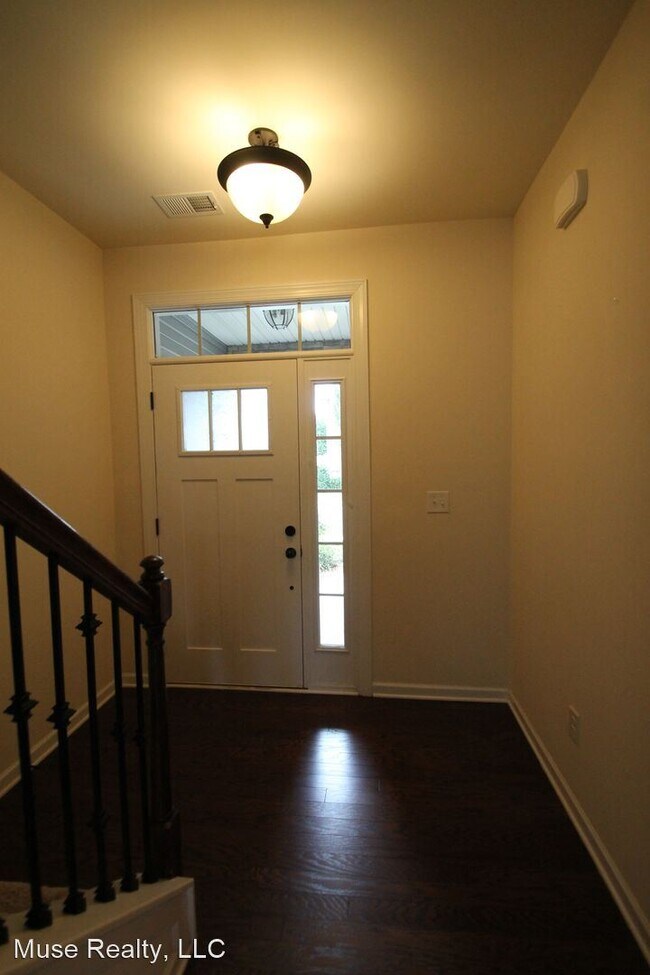 Building Photo - 3 br, 3.5 bath House - 1044 Archibald Ave
