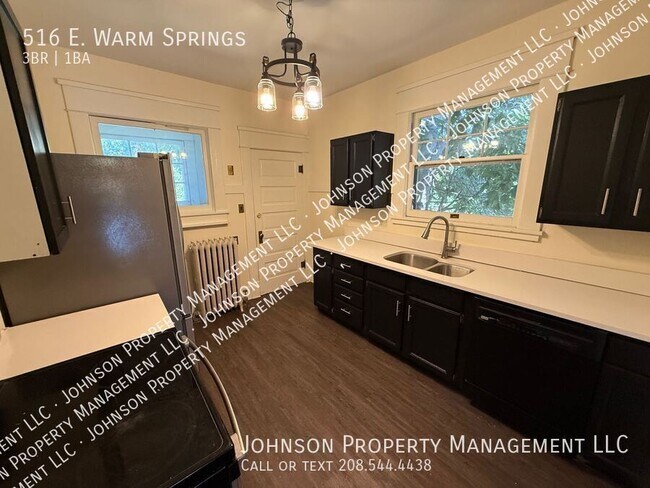 Foto del edificio - 516 E Warm Springs Ave