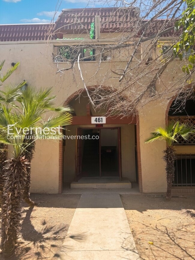 Building Photo - 461 W Yucca Ct