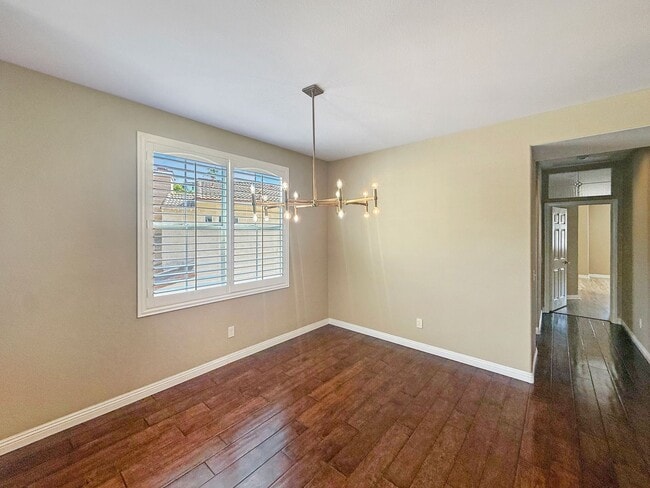 Building Photo - Spacious 3BR/2.5BA Home with Gated Communi...