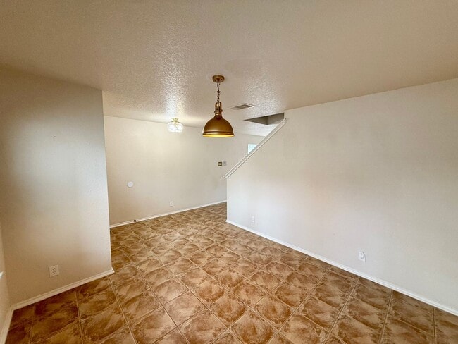 Building Photo - 3-bed 2.5bath home near Seaworld