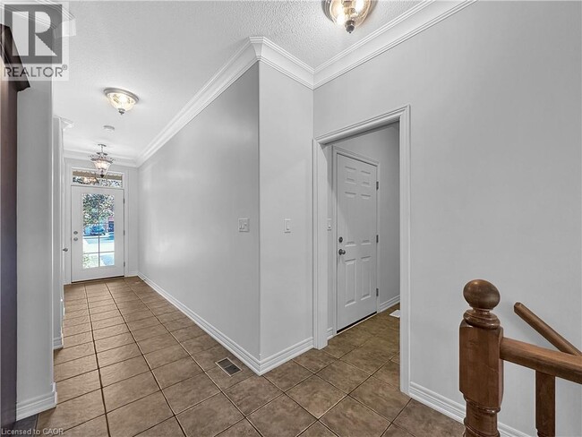 Building Photo - 15 Iron Bridge Ct