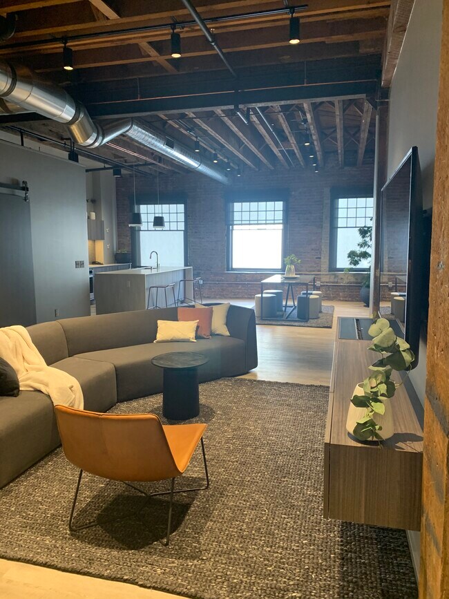 MAIN LIVING - 1011 W 1st Ave