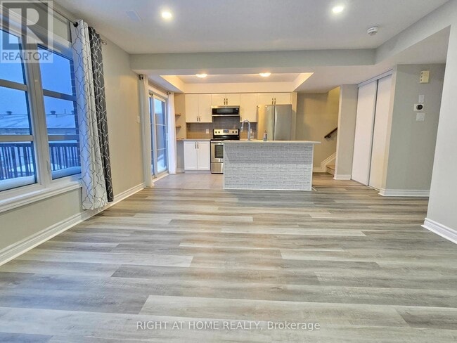 Photo du bâtiment - 314 DES TILLEULS Pvt