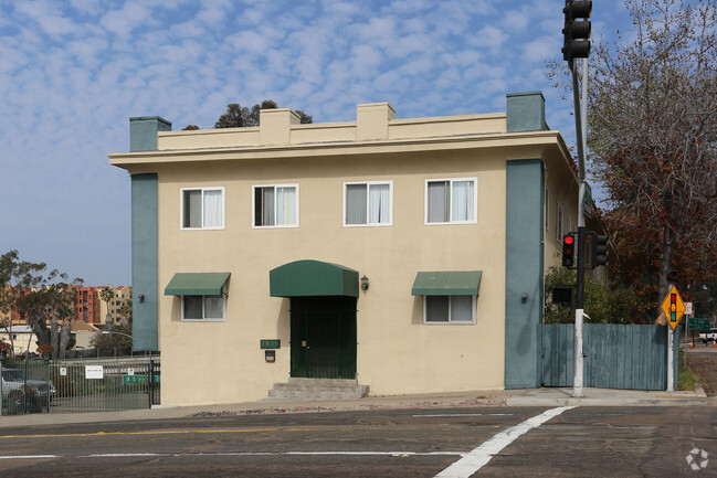 Foto del edificio - Villa De Oro Apartments