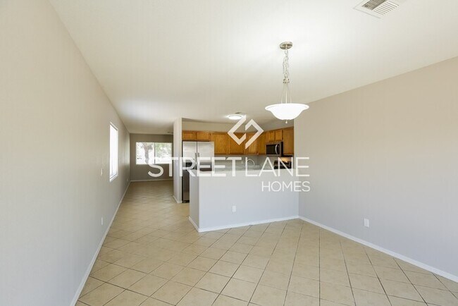 Building Photo - NOW OFFERING FIRST FULL MONTH FREE!