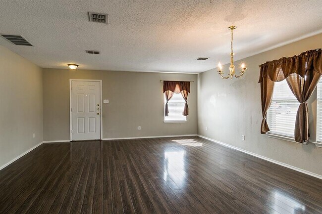Building Photo - 3801 Bandera Ranch Rd