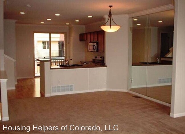 Building Photo - 2 br, 2.5 bath House - 13552 Via Varra
