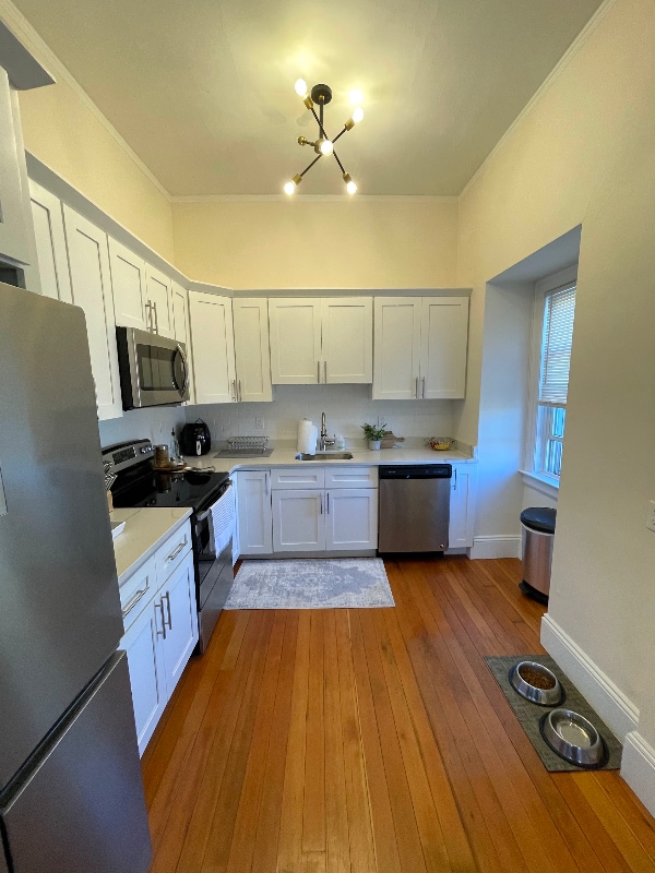 Foto del edificio - 81 Lloyd Ave