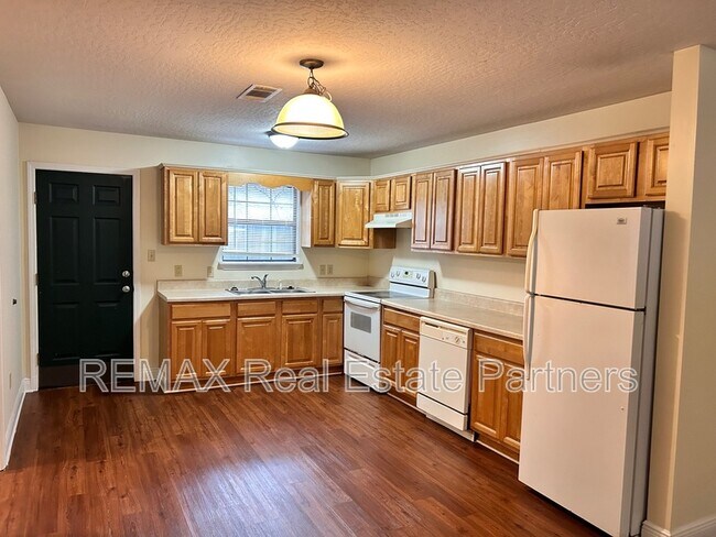 Foto del edificio - 121 Lexington Dr