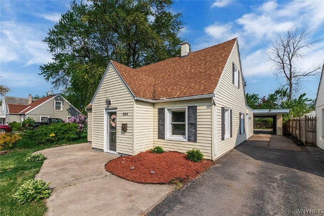 Building Photo - 594 Emerson Dr