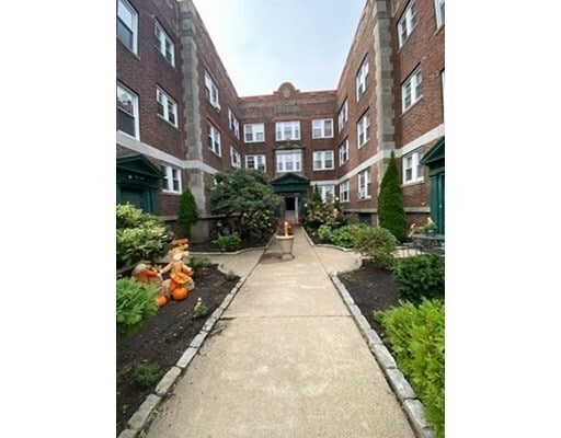 Building Photo - 15 Ives St