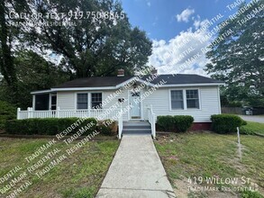 Building Photo - 419 Willow St