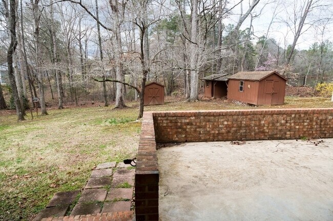 Building Photo - Brick home available