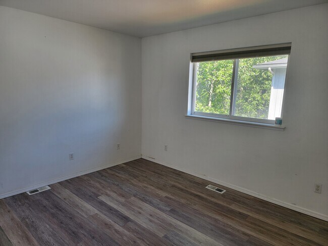Building Photo - 9940 Grange Drive