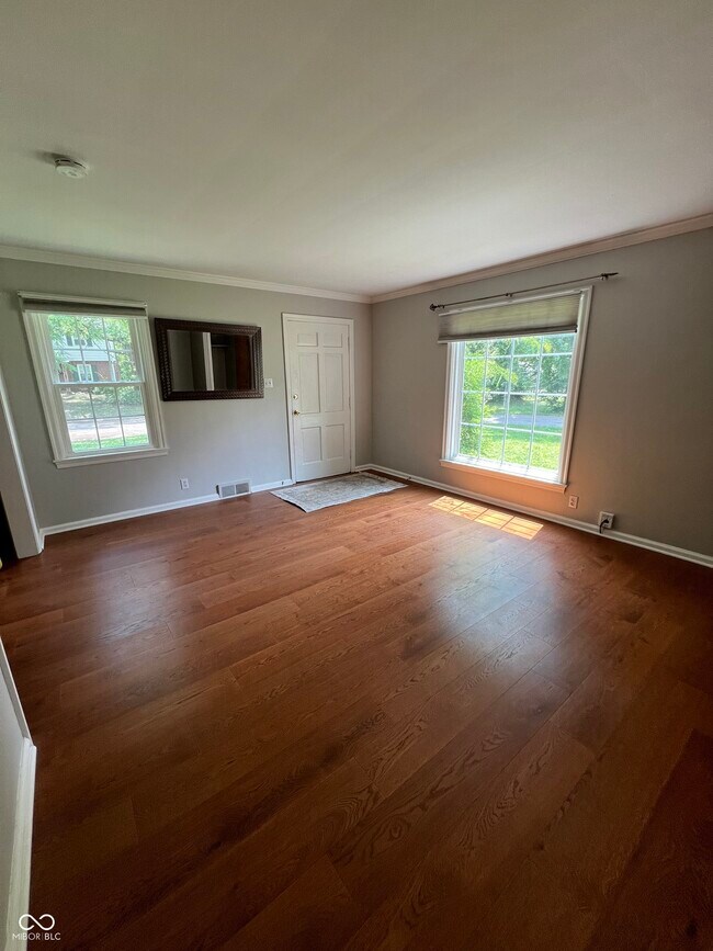 Foto del edificio - 4702 Rookwood Ave