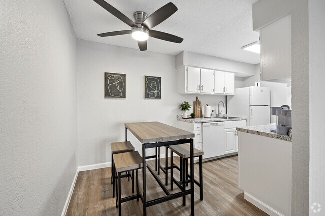 A1 1BR, 1BA - 700SF - Dining Area - The Arlo at River's Edge