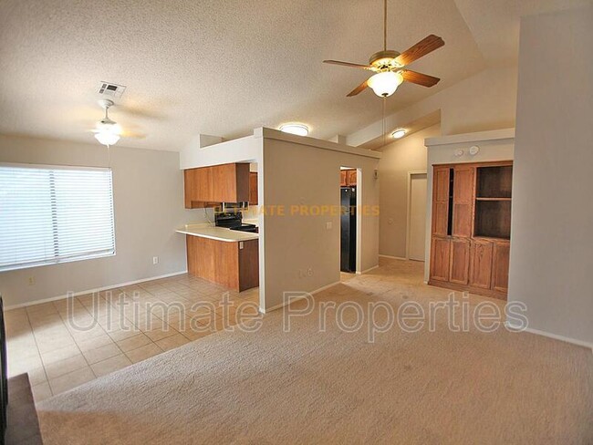 Foto del edificio - 6437 W Mercer Ln