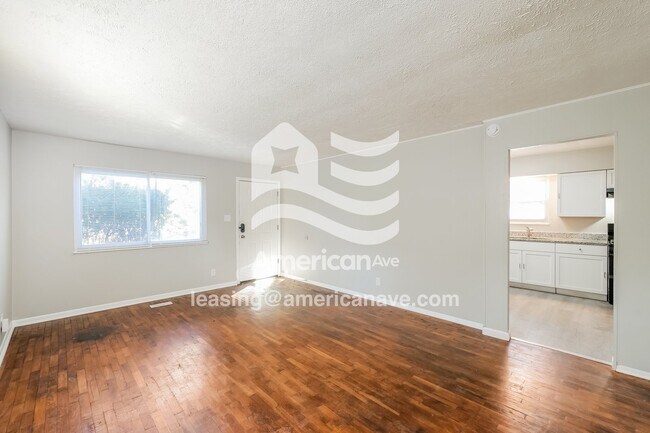 Building Photo - 3135 Forest Manor Ave