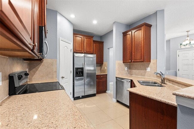Building Photo - RIVERVIEW TOWNHOME FOR RENT!!