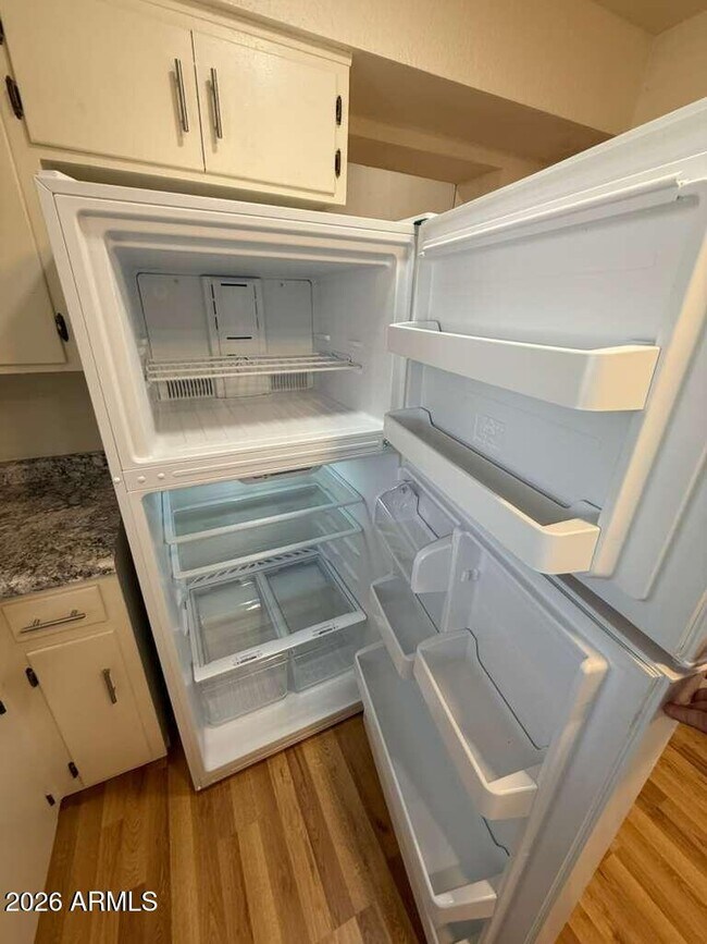 Foto del edificio - 860 E 13th St