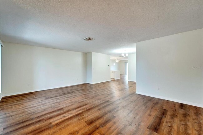 Building Photo - 1010 Yellowbird Pl