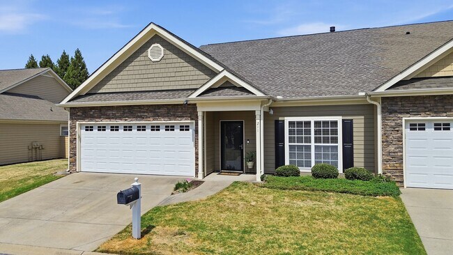Building Photo - 211 Louisville Dr