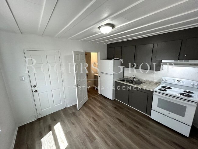 Foto del edificio - #450 - 424-426 Merriman St Duplex