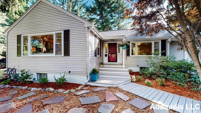 Building Photo - 30 Allandale St