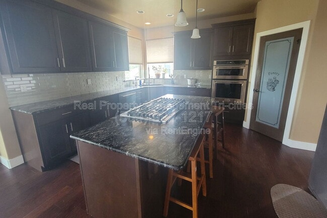 Building Photo - 3684 Nottingham Dr