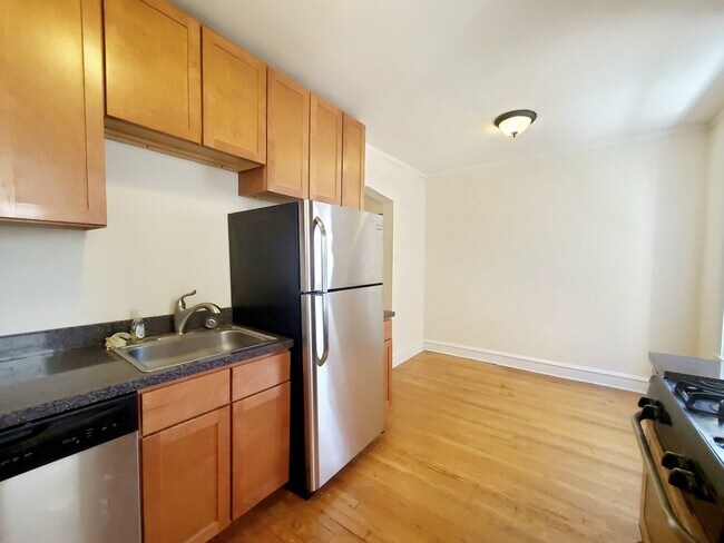 Foto del edificio - 5427 W Montrose Ave