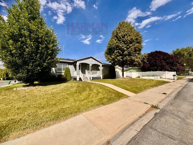 Building Photo - 863 Artesian Road