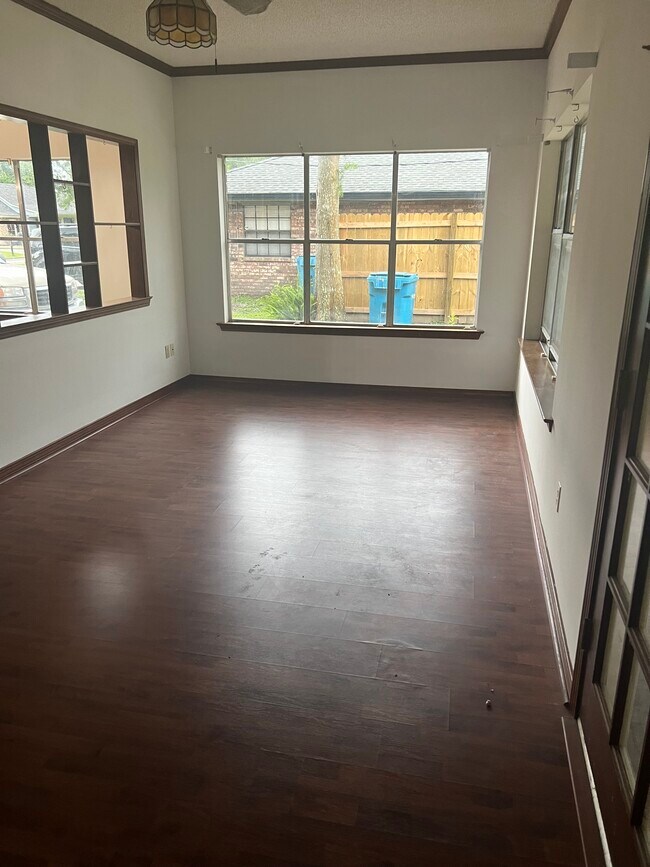 Building Photo - 155 Villere Dr